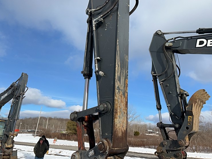 2019-deere-350g-lc-image-4