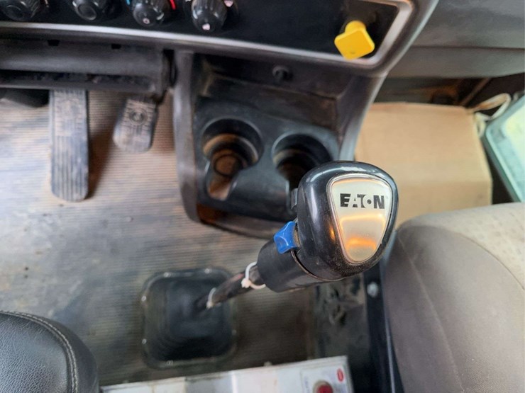 2010-kenworth-t800-image-100