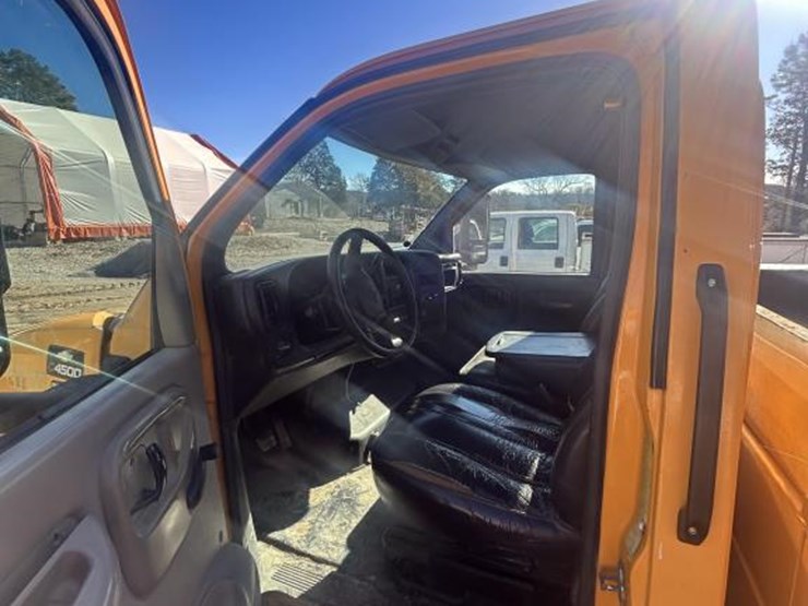 #1017-•-2005-chevrolet-c4500-service-truck-image-9