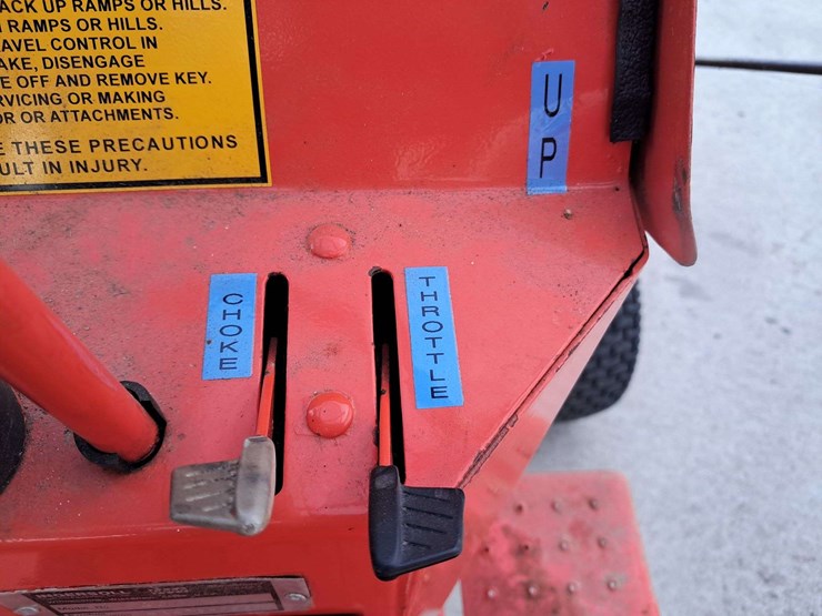 case-444-compact-tractor-image-12