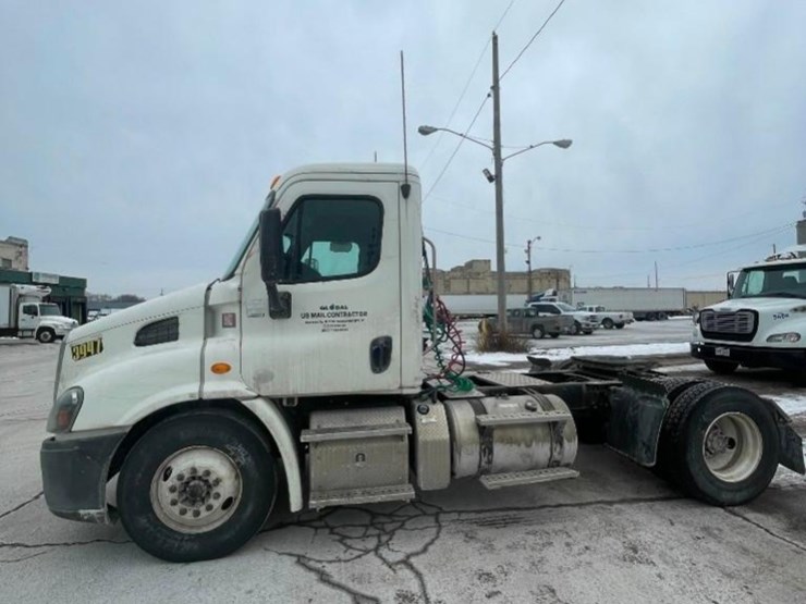 freightliner-cascadia-113-image-3