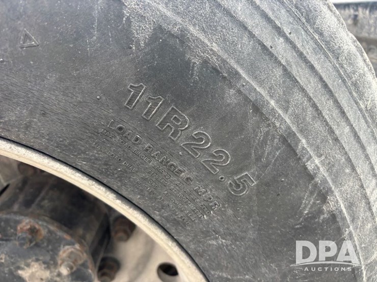 peterbilt-385-image-65