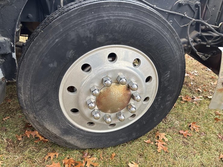 1988-peterbilt-377-image-77