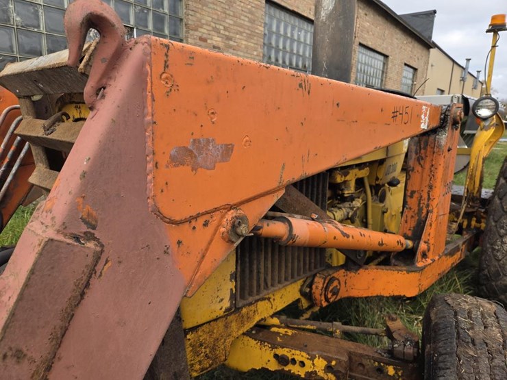 john-deere-300-image-17