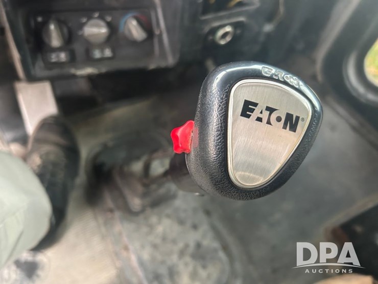 1999-peterbilt-379-image-51