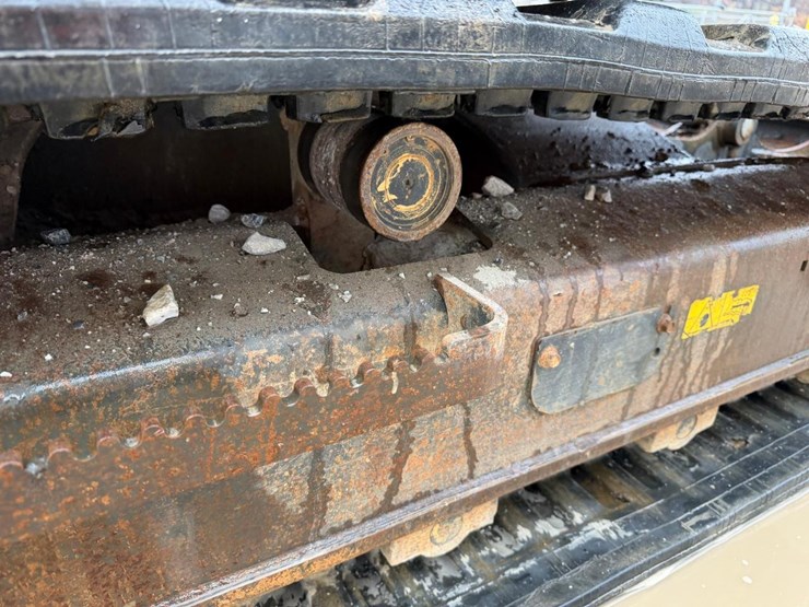 2020-bobcat-e85-image-23