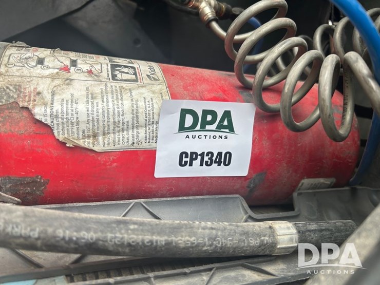 1999-peterbilt-379-image-68