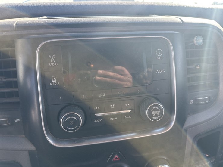 2015-dodge-ram-5500-image-30