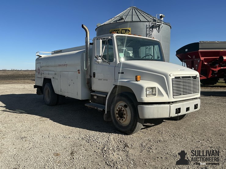 1995-freightliner-fl70-image-3