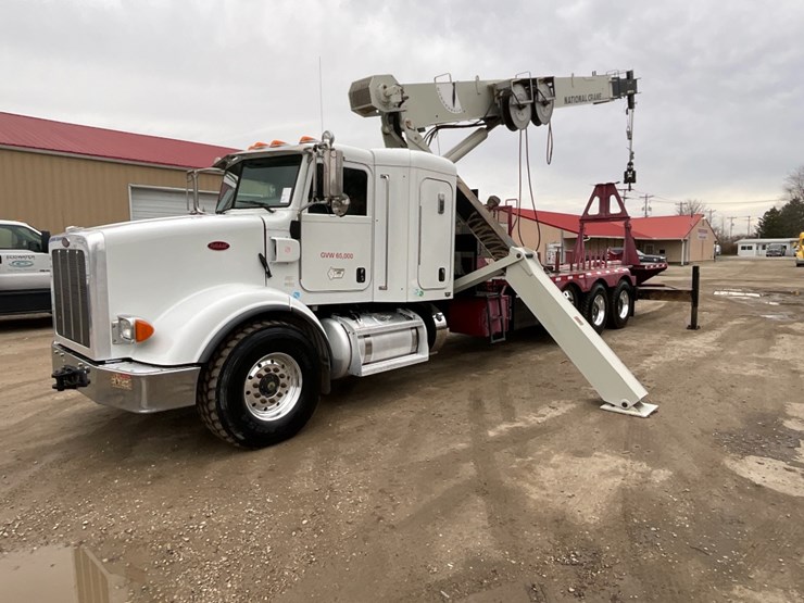 2015-peterbilt-365-image-1