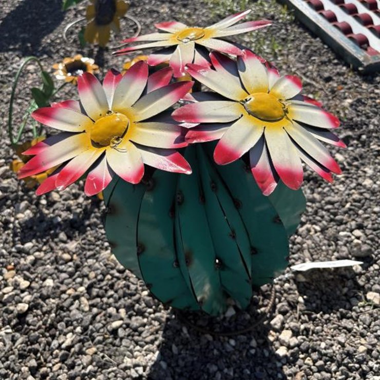 #78 • Metal Art- Short Cactus w/ Flowers
