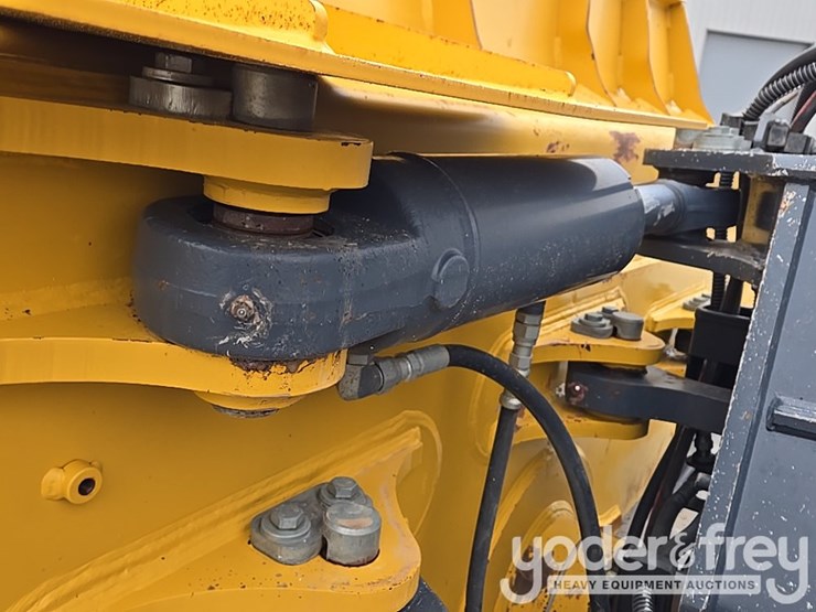 2019-deere-850l-lgp-image-39