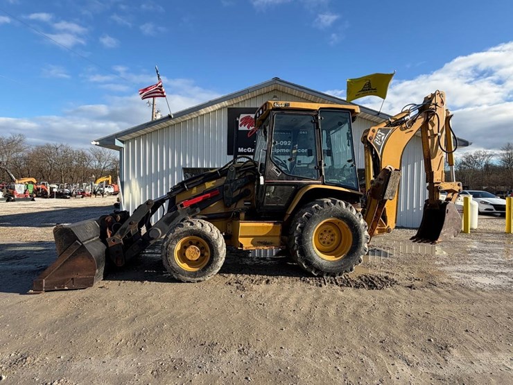 caterpillar-420d-image-1