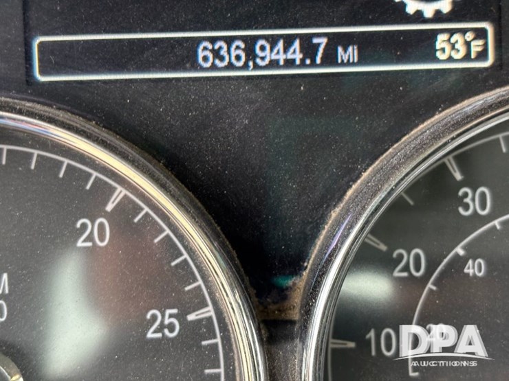 peterbilt-579-image-81