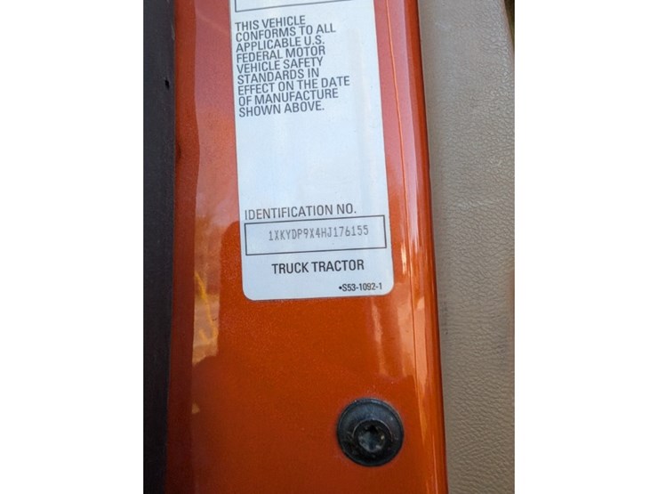 2017-kenworth-t680-image-32