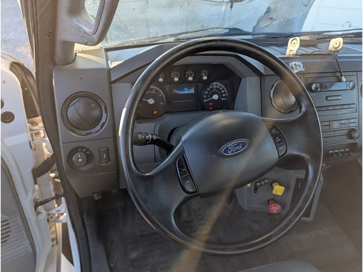 2015-ford-f750-image-27