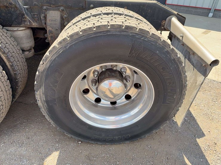 2003-peterbilt-379-image-6