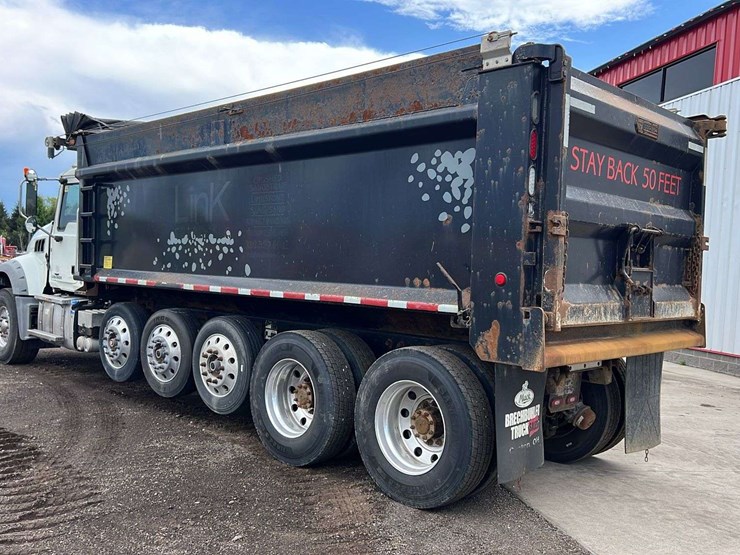 2018-mack-gu-granite-6-axle-dump-truck-image-4