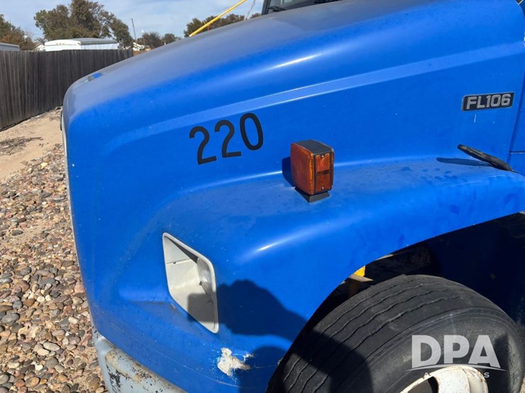 freightliner-fl106-image-22