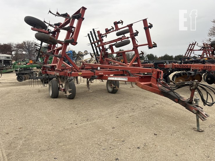 case-ih-4300-image-5