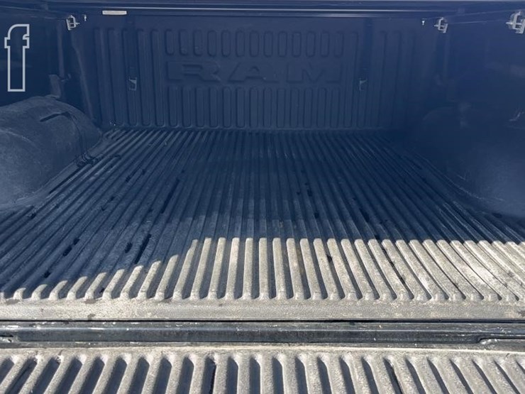 2019-ram-1500-big-horn-image-19