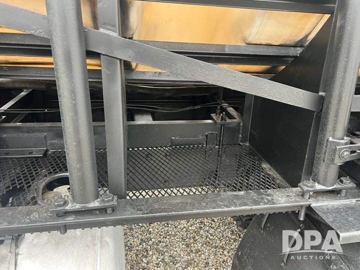 1989-peterbilt-378-image-26