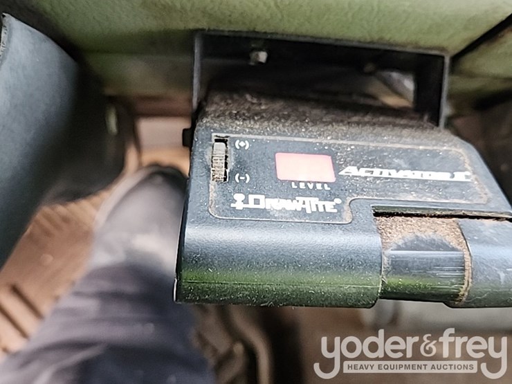 2001-freightliner-fl60-image-43