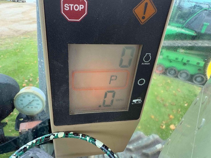 2005-john-deere-8520t-image-44