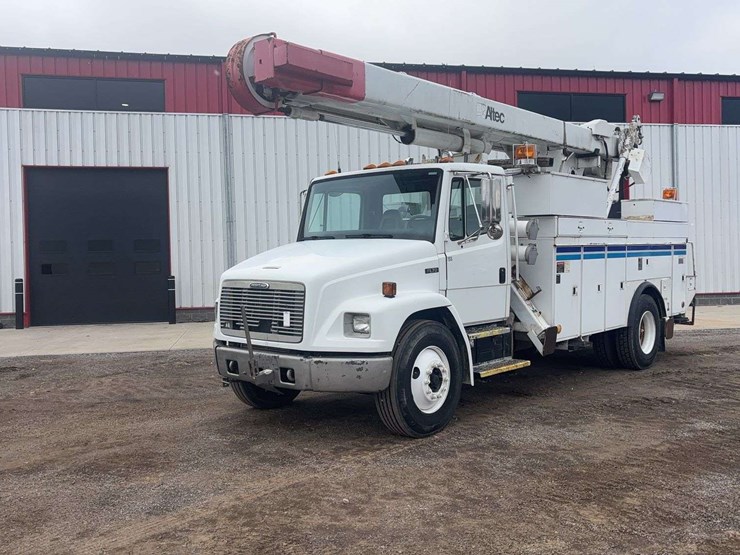 1999-freightliner-fl70-image-1