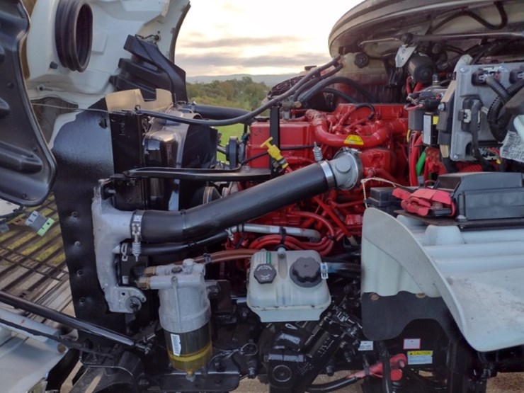 freightliner-m2-106-image-15