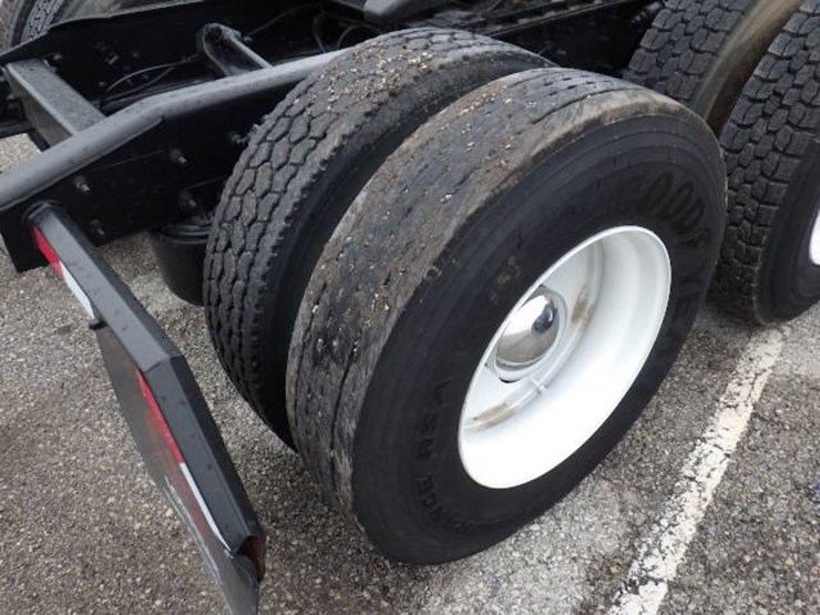 freightliner-cascadia-125-image-6