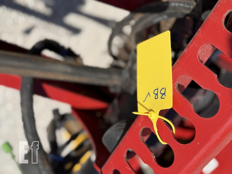 new-holland-roll-belt-560-image-10