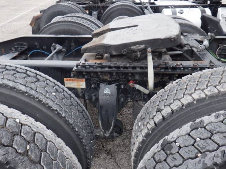 2018-freightliner-cascadia-126-image-5