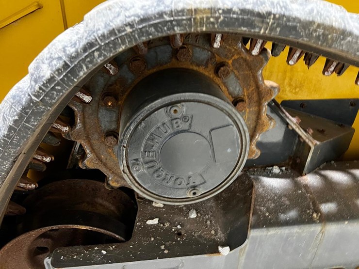 2022-deere-331g-image-19