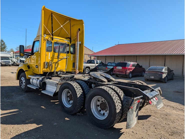 2020-kenworth-t880-image-9