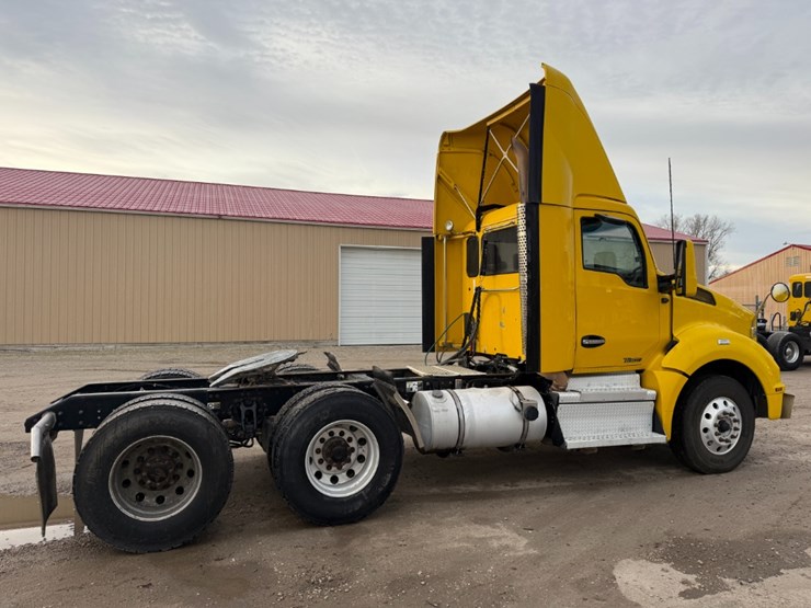 2019-kenworth-t880-image-3