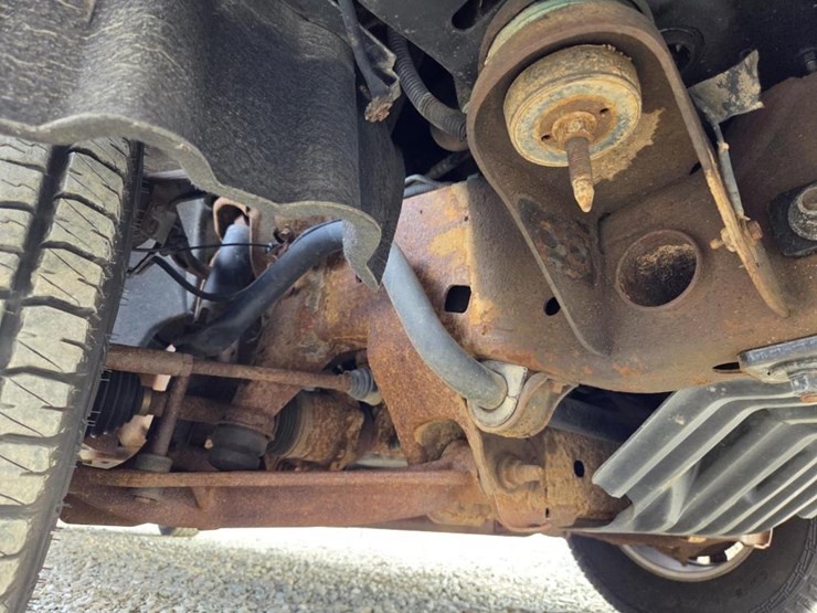 2015-chevrolet-silverado-2500hd-image-35