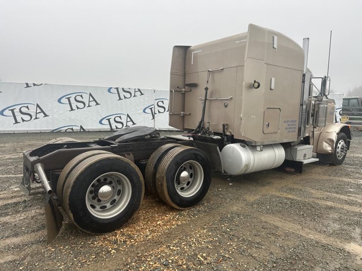 1999-peterbilt-379-image-5