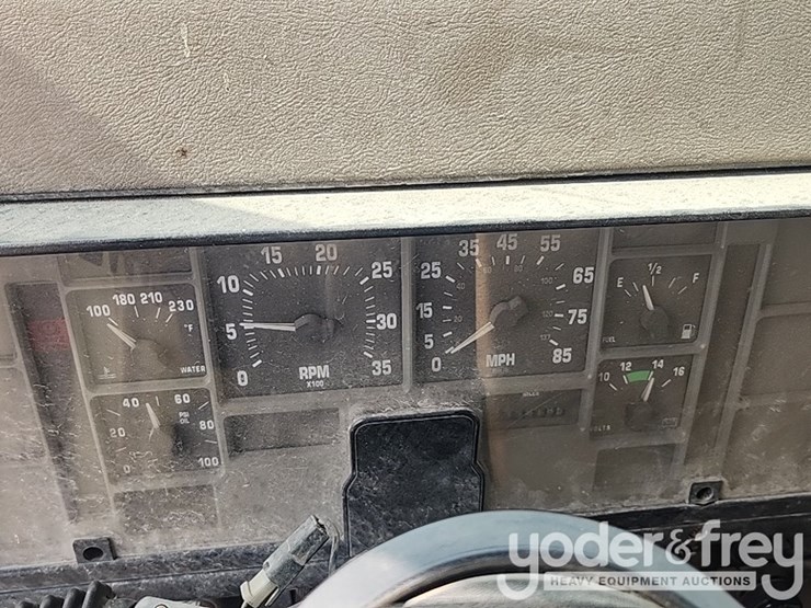 international-4700-image-22