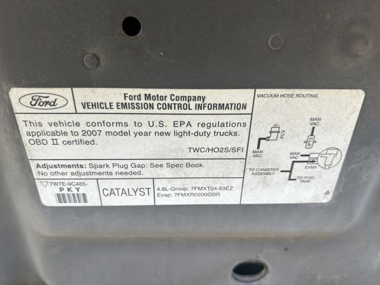 2007-ford-explorer-xlt-image-35