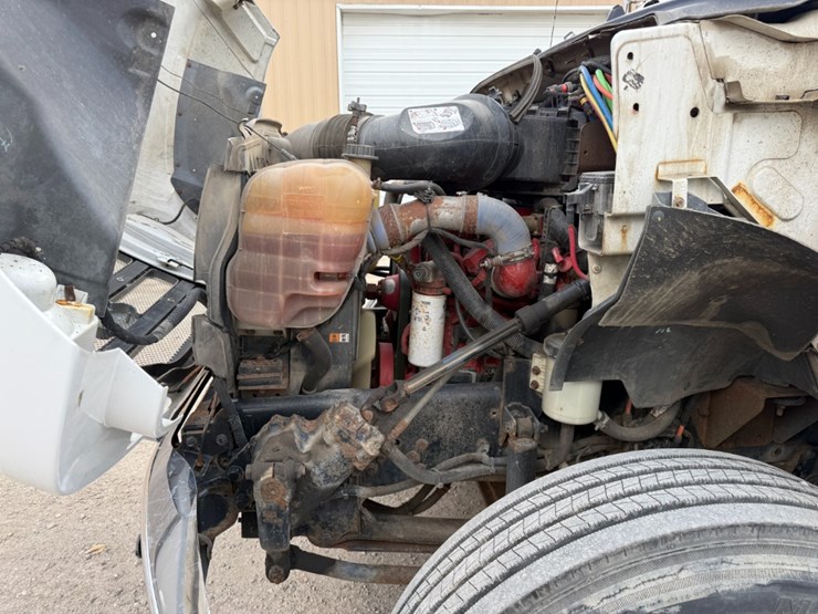 2013-ford-f750-image-18