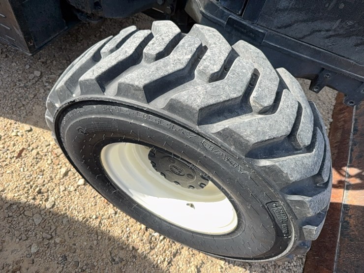 new-holland-workmaster-105-image-33