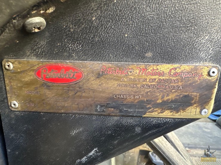 1988-peterbilt-377-image-31