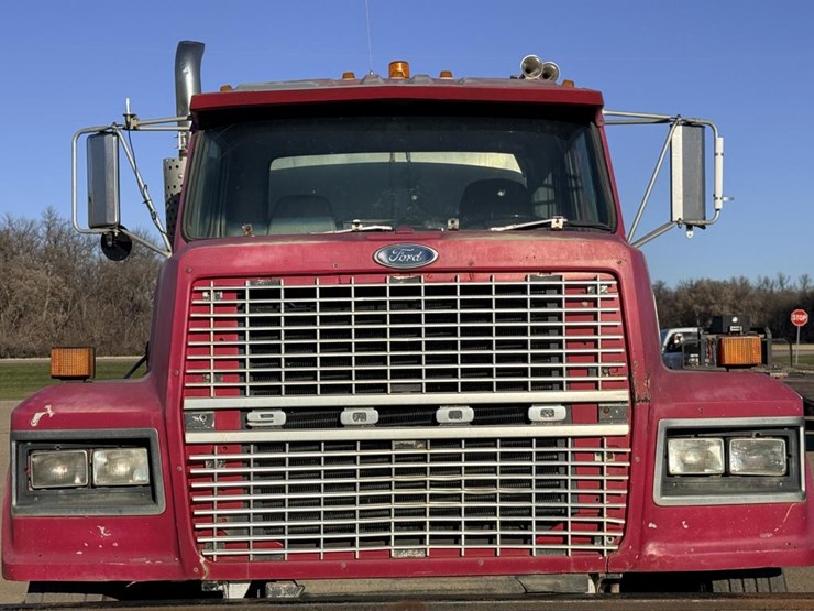 ford-ltl9000-image-28