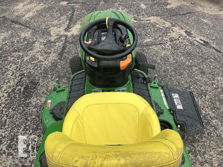 2025-john-deere-x390-image-6