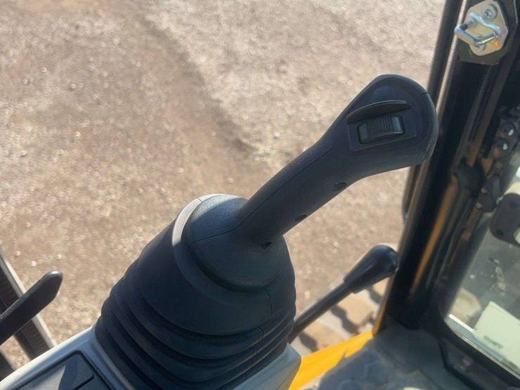 2021-caterpillar-305e2-cr-image-43