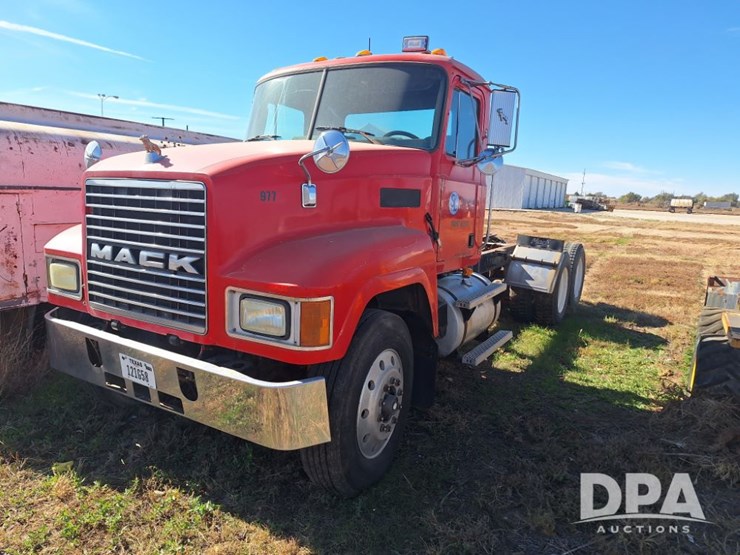 mack-ch613-image-1