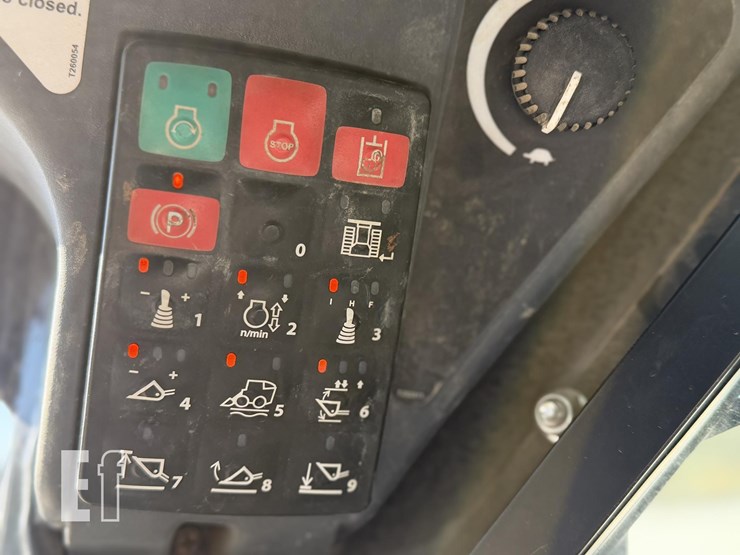 2021-deere-333g-image-26