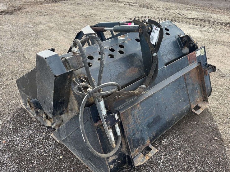 2020-caterpillar-60-image-4