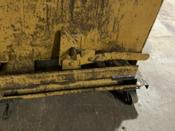 #605-•-wheeled-self-dumping-hopper-image-4